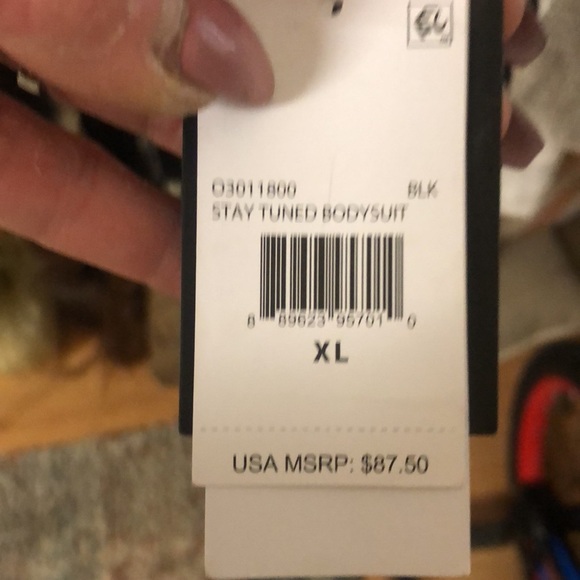 Volcom long sleeve one piece - Picture 6 of 6